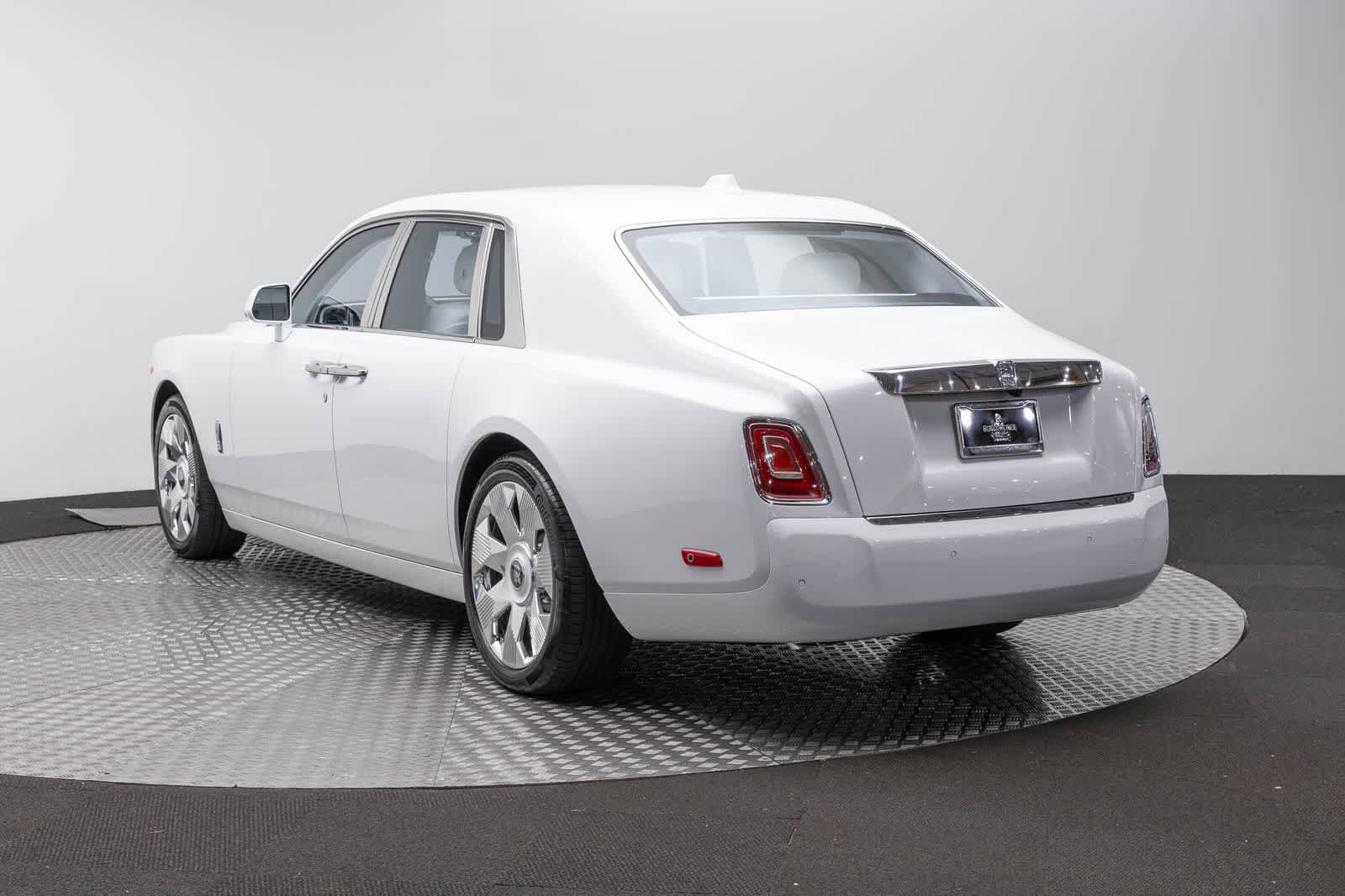Rolls-Royce Phantom 2027 