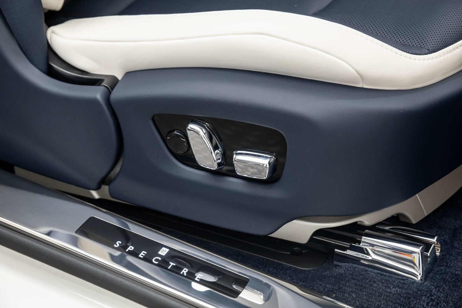 2026 Rolls-Royce Spectre 