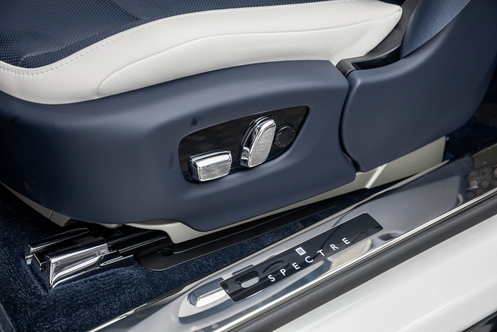 2026 Rolls-Royce Spectre 