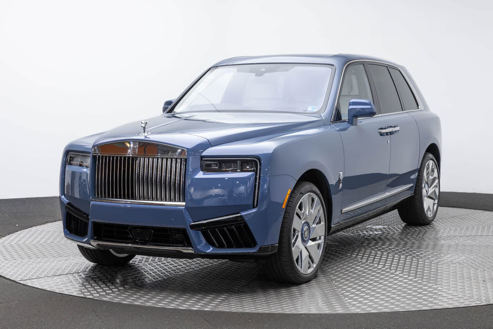 Rolls-Royce Cullinan 2027 