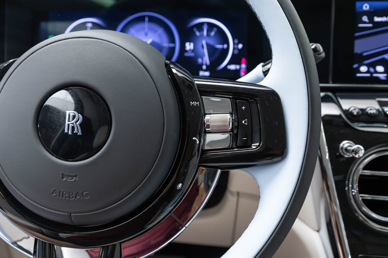 Rolls-Royce Cullinan 2027 