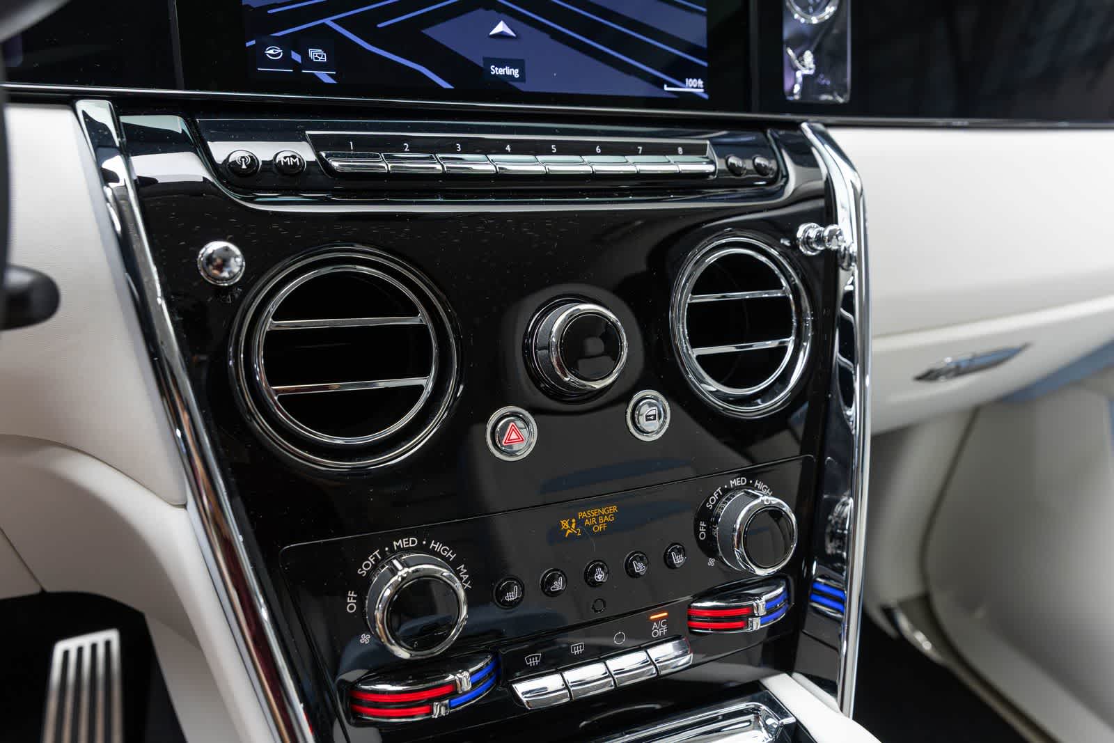 Rolls-Royce Cullinan 2027 