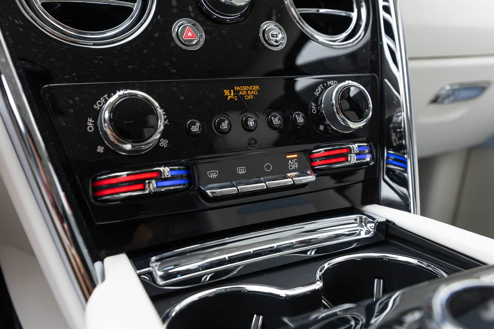 Rolls-Royce Cullinan 2027 