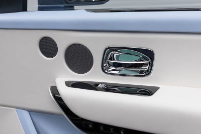 Rolls-Royce Cullinan 2027 