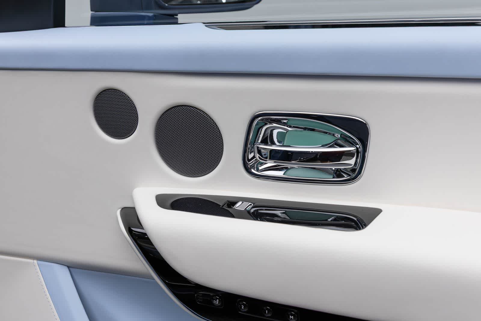 Rolls-Royce Cullinan 2027 