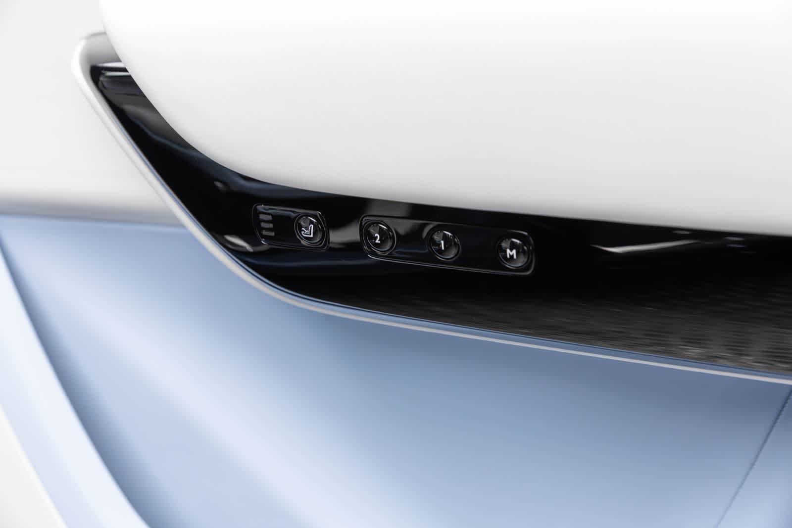 Rolls-Royce Cullinan 2027 