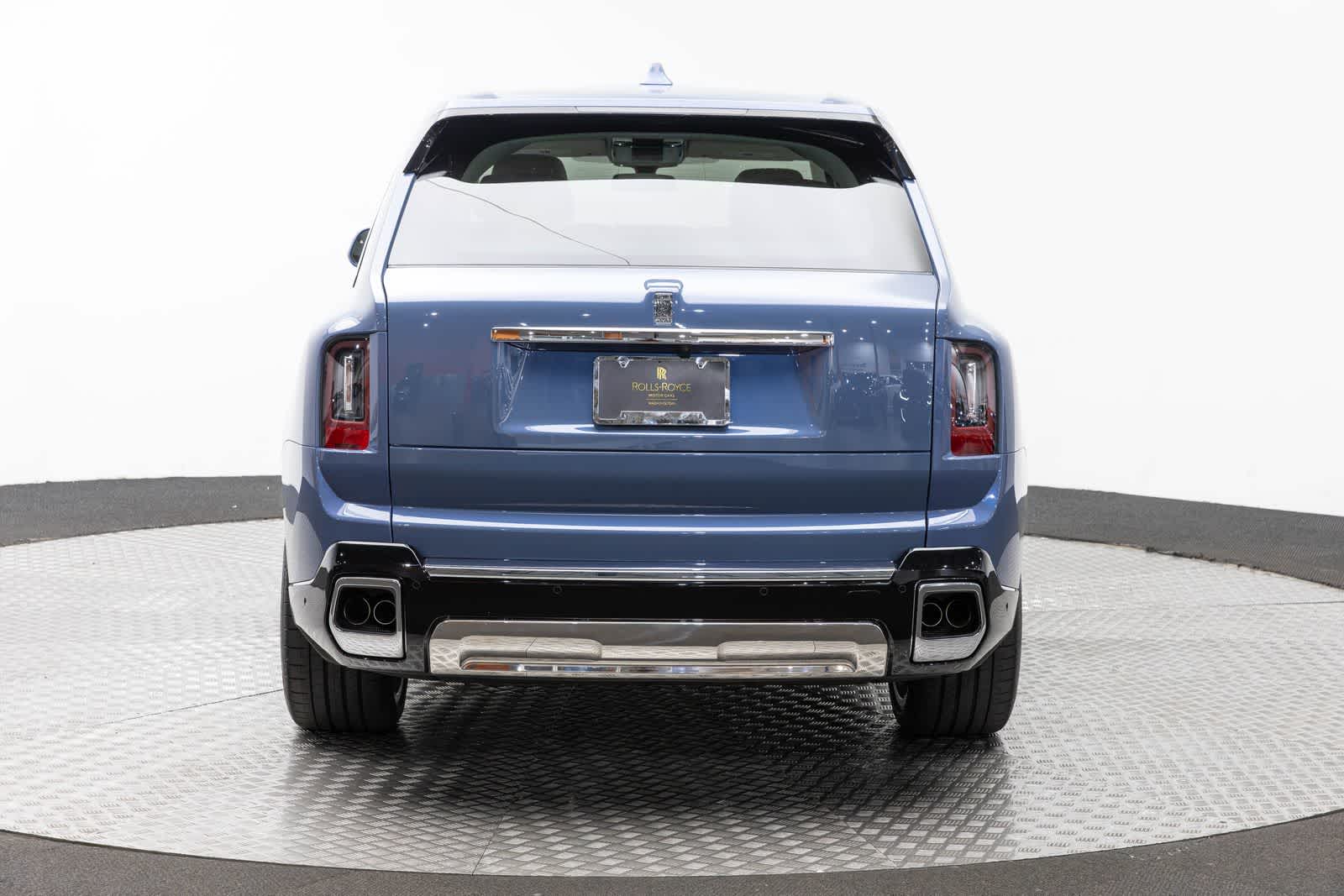 Rolls-Royce Cullinan 2027 