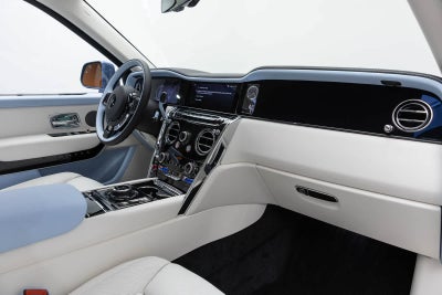 Rolls-Royce Cullinan 2027 