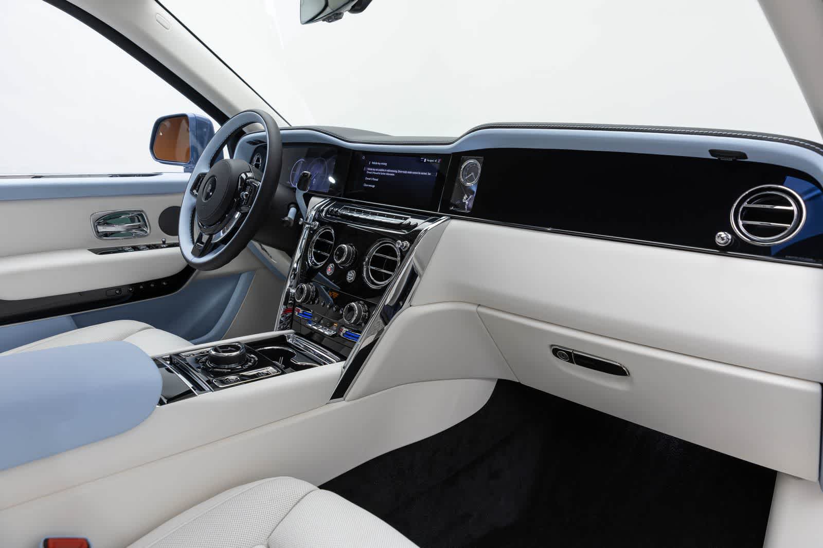 Rolls-Royce Cullinan 2027 