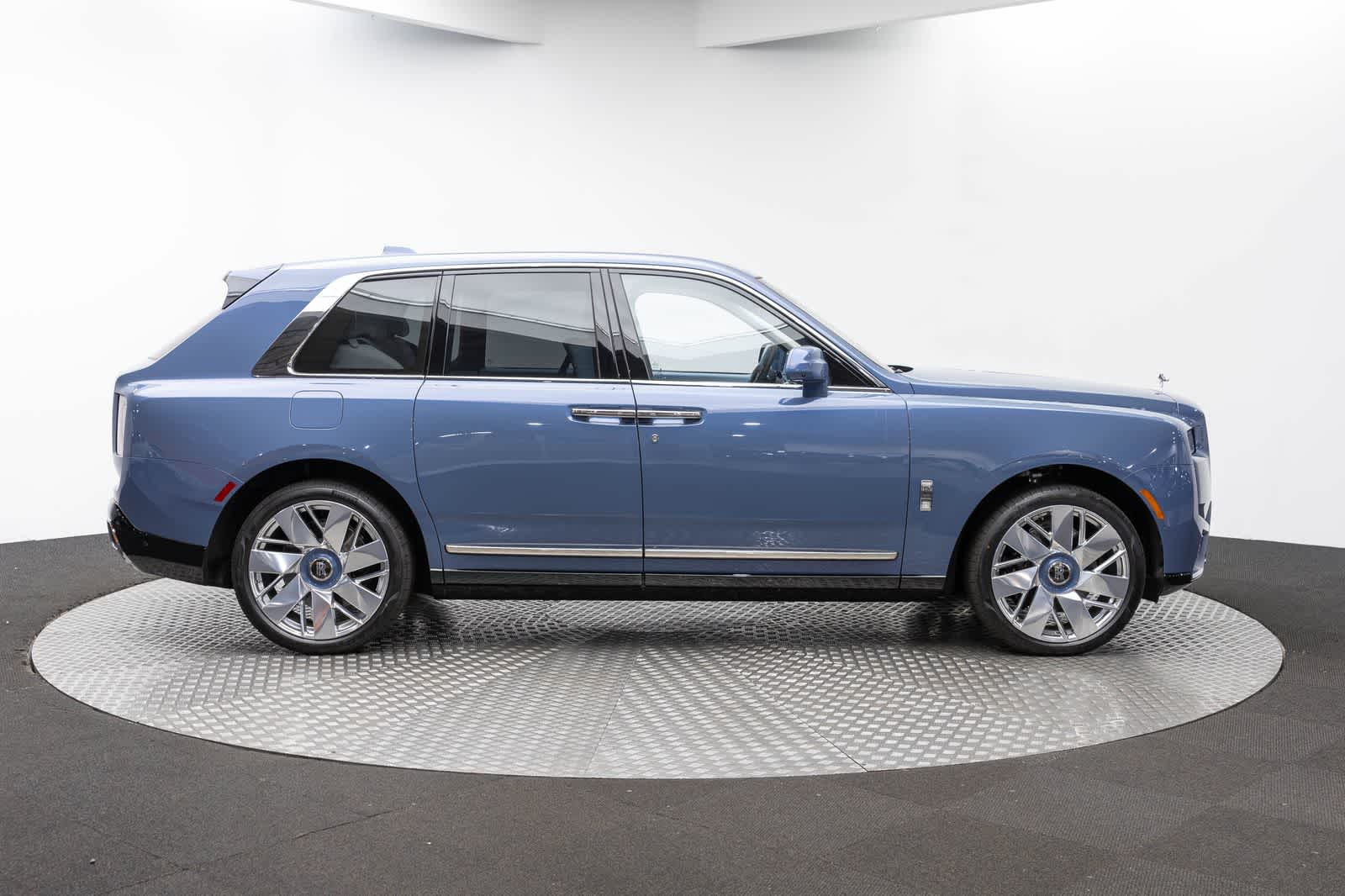 Rolls-Royce Cullinan 2027 