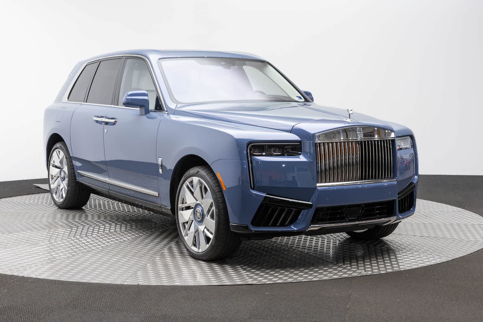 Rolls-Royce Cullinan 2027 