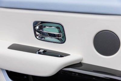 Rolls-Royce Cullinan 2027 