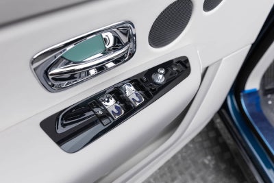 Rolls-Royce Cullinan 2027 