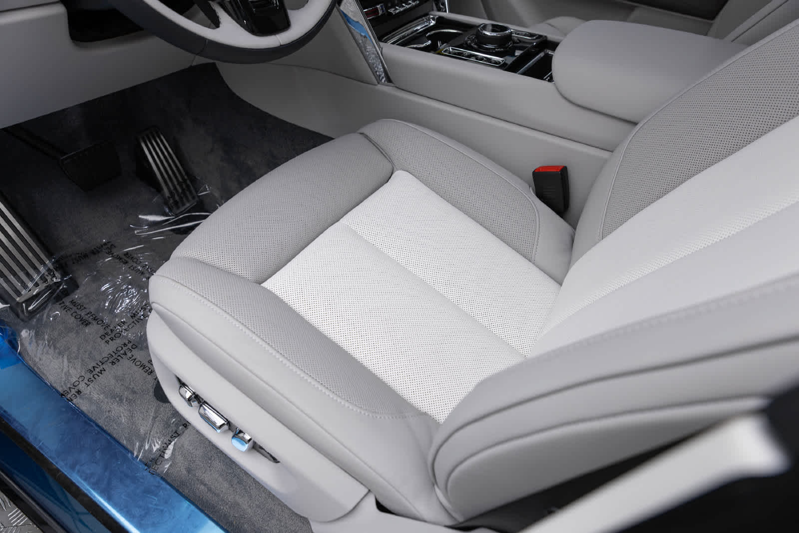 Rolls-Royce Cullinan 2027 
