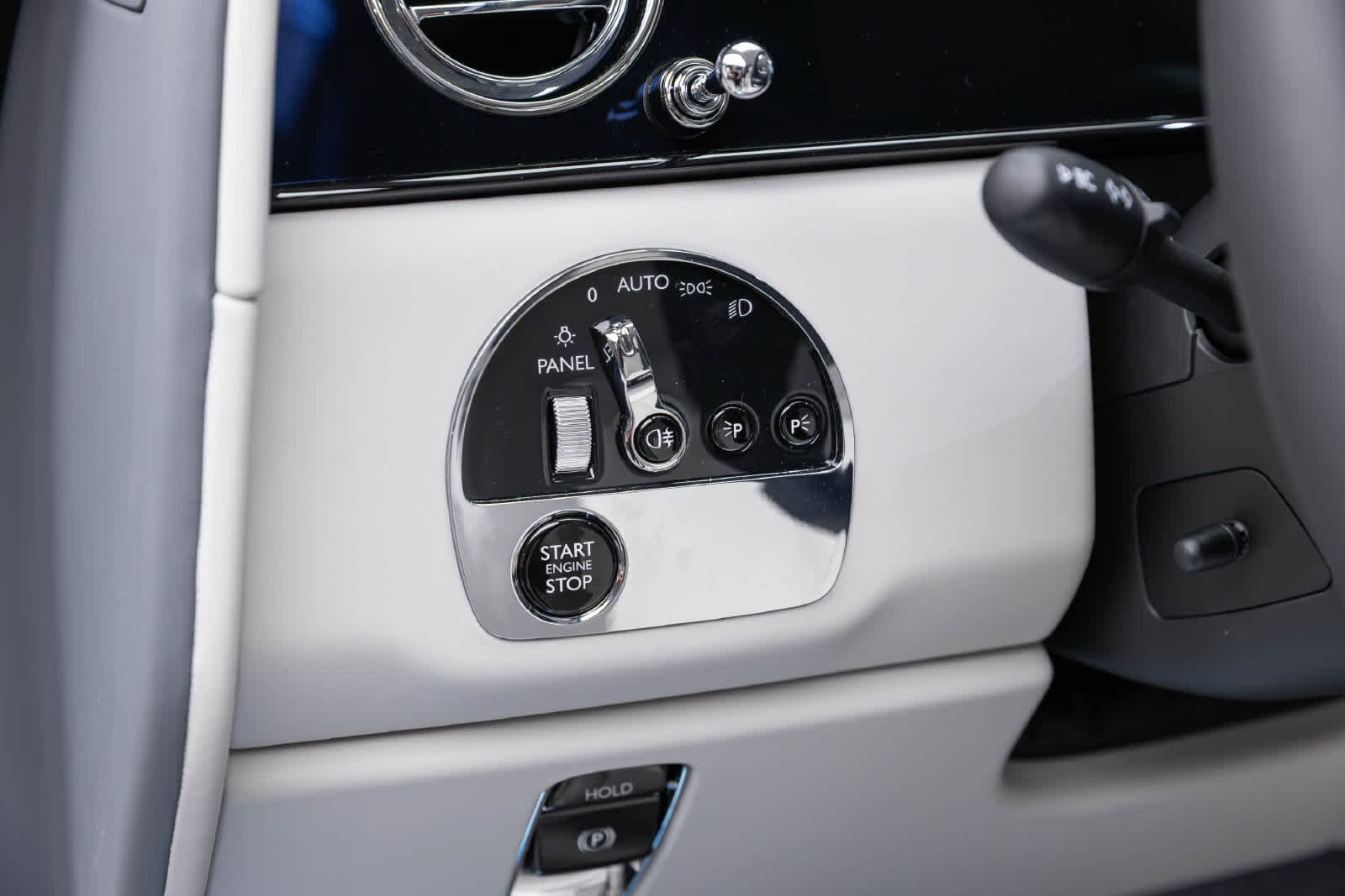 Rolls-Royce Cullinan 2027 