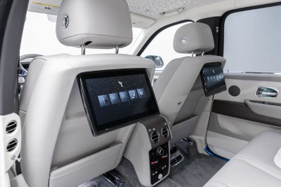 Rolls-Royce Cullinan 2027 