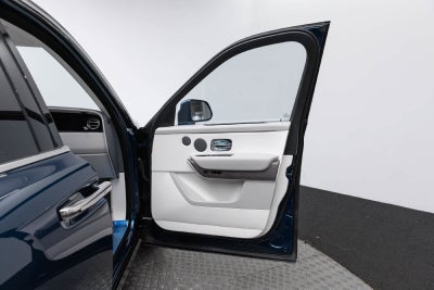 Rolls-Royce Cullinan 2027 