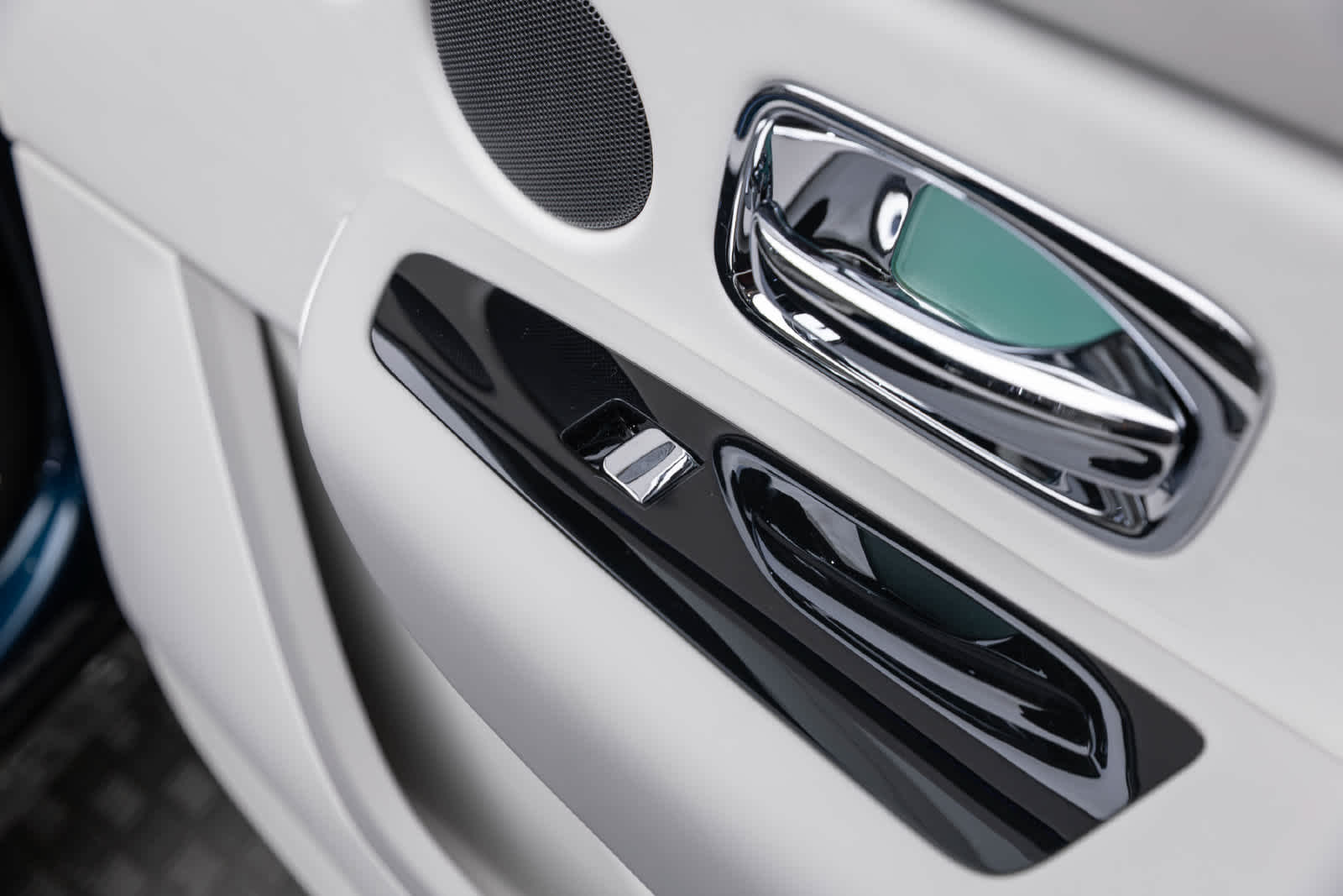 Rolls-Royce Cullinan 2027 
