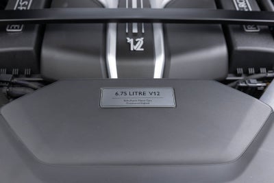 Rolls-Royce Cullinan 2027 