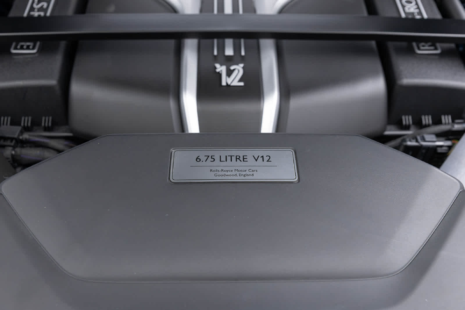 Rolls-Royce Cullinan 2027 