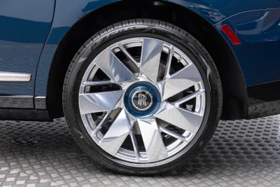 Rolls-Royce Cullinan 2027 