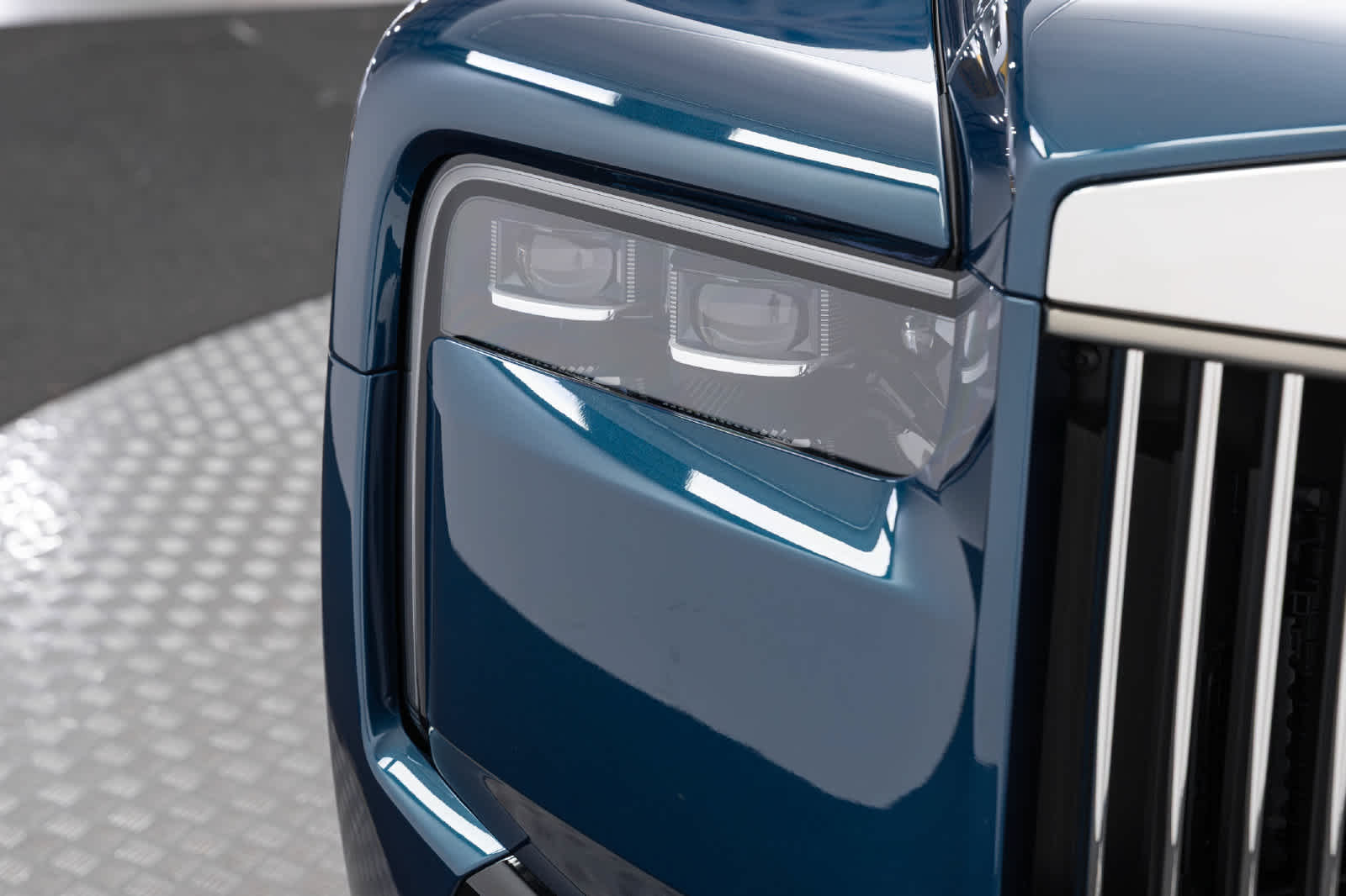 Rolls-Royce Cullinan 2027 