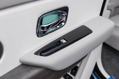 Rolls-Royce Cullinan 2027 