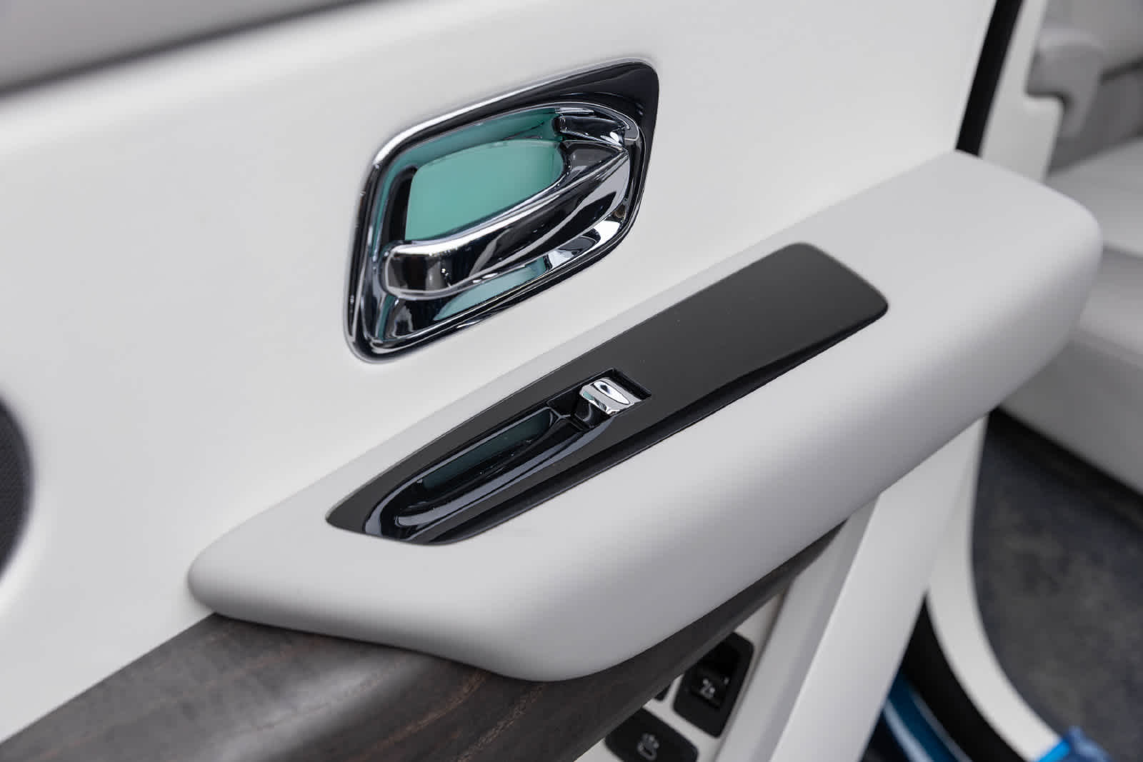 Rolls-Royce Cullinan 2027 