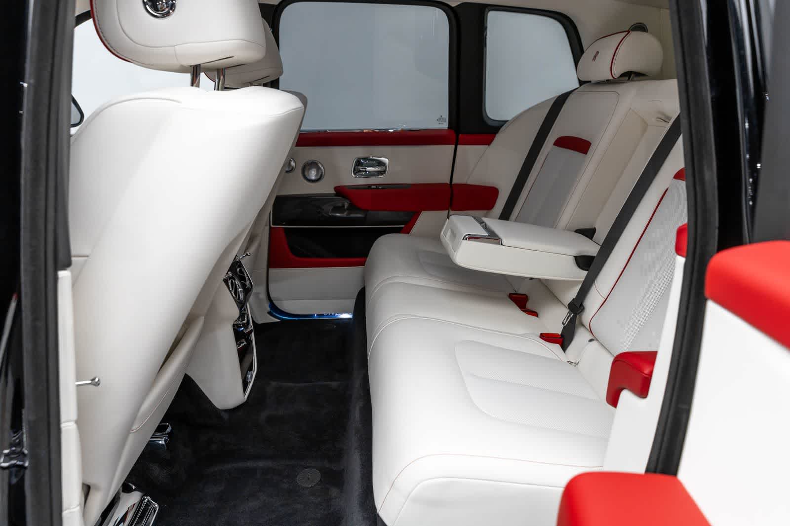 Rolls-Royce Cullinan Black Badge 2027