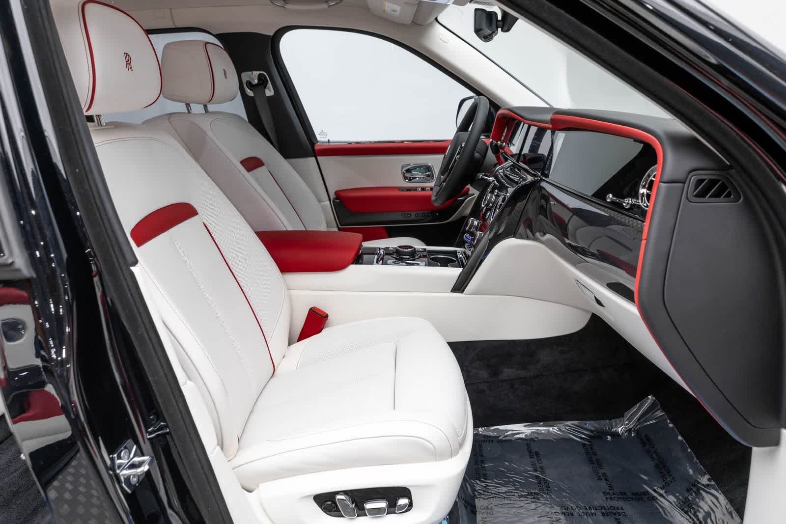 Rolls-Royce Cullinan Black Badge 2027