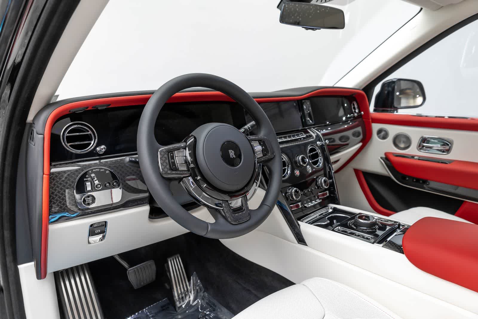 Rolls-Royce Cullinan Black Badge 2027