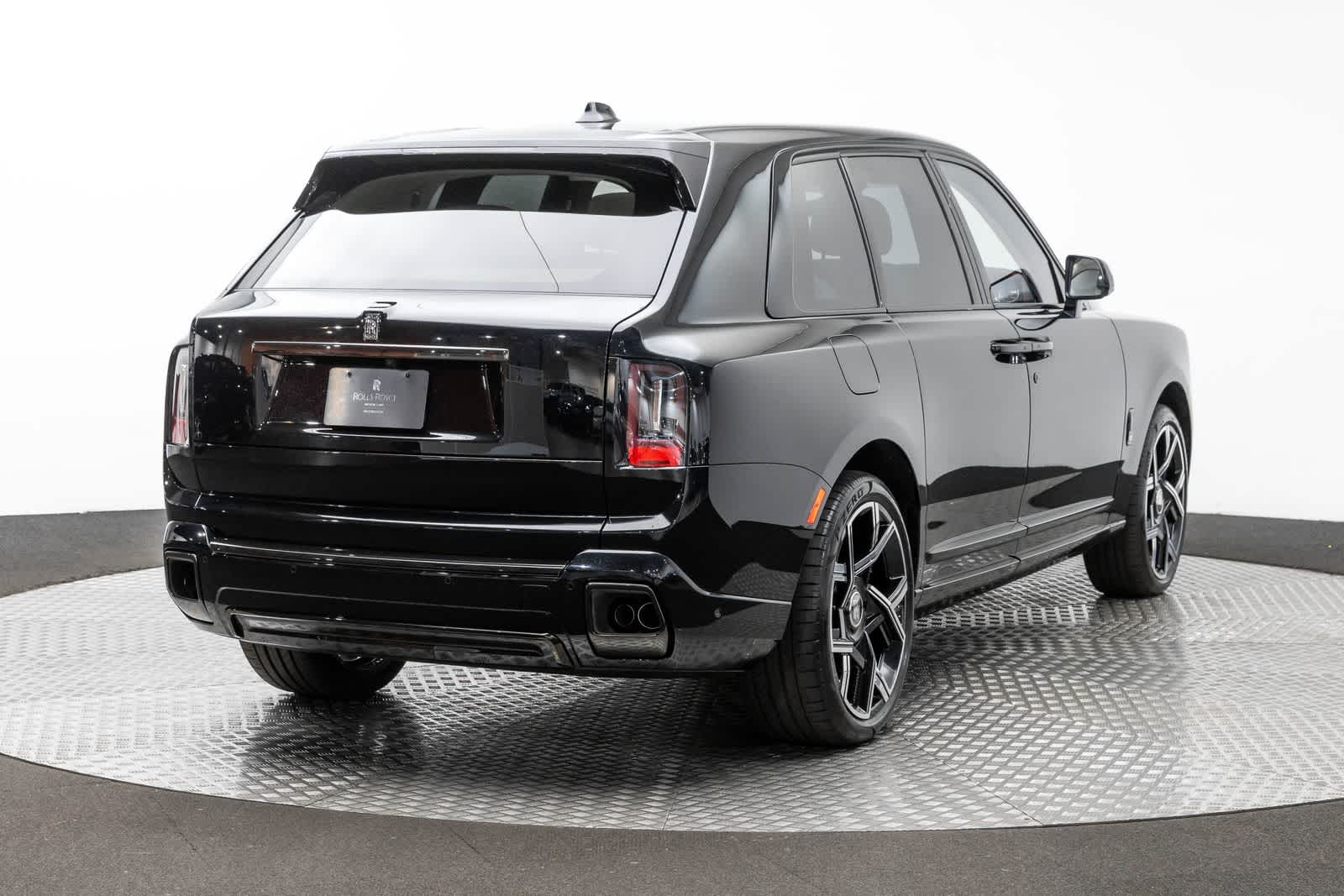 Rolls-Royce Cullinan Black Badge 2027