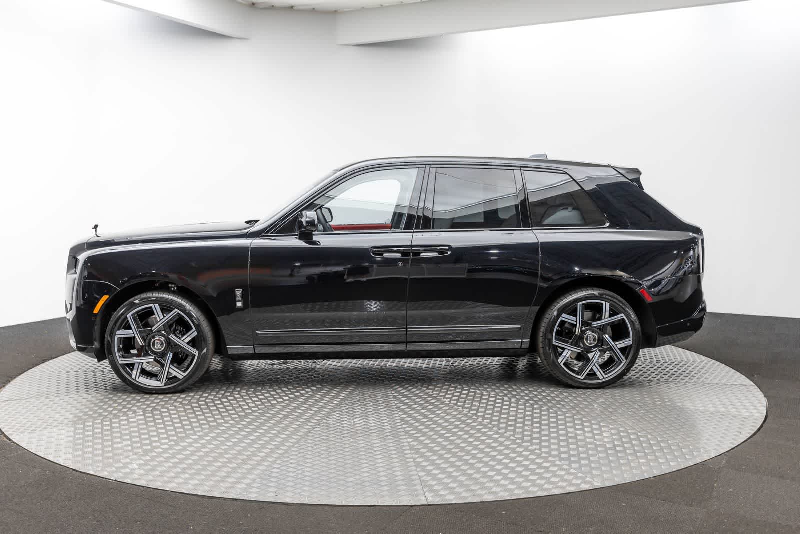 Rolls-Royce Cullinan Black Badge 2027