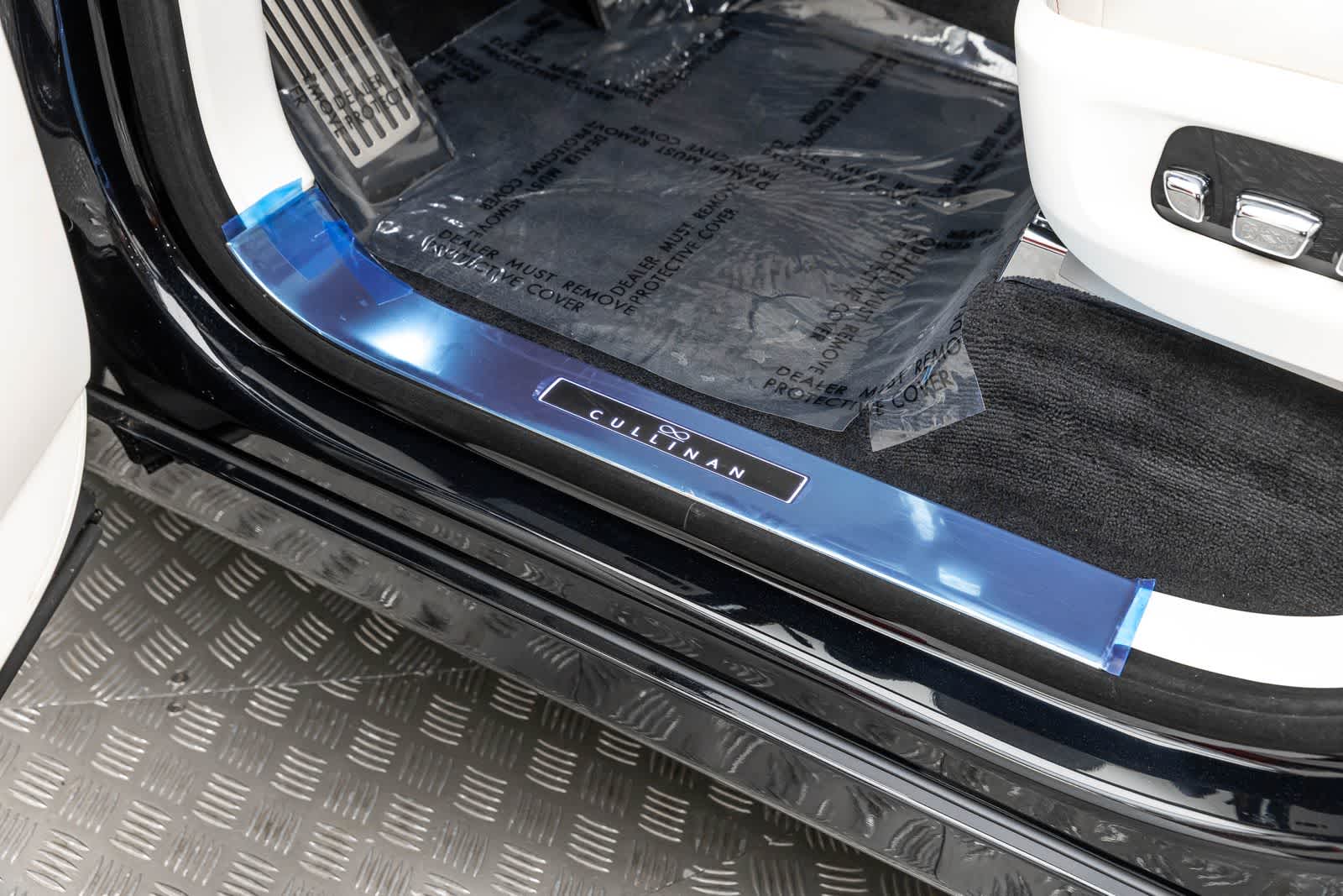 Rolls-Royce Cullinan Black Badge 2027