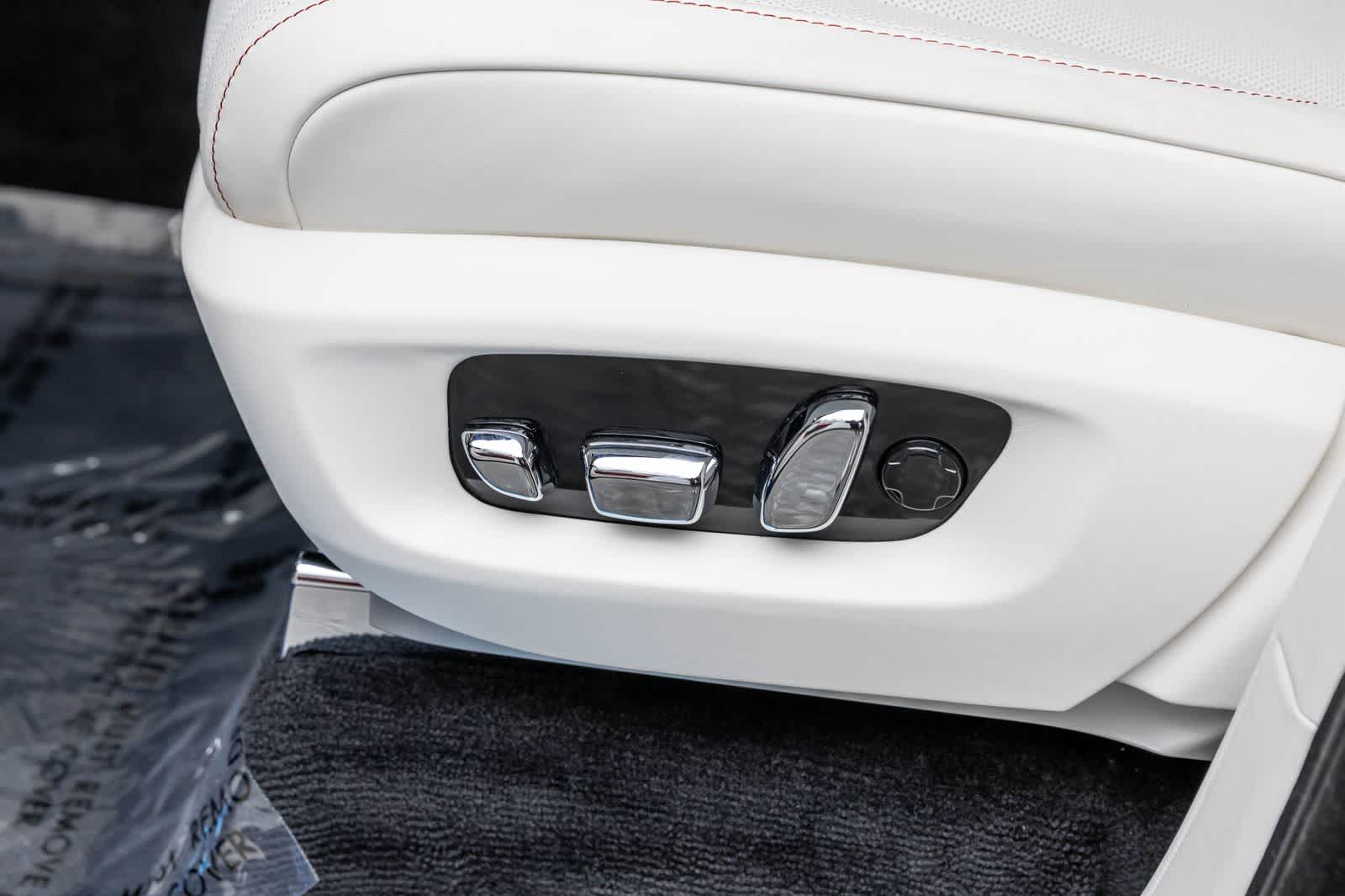 Rolls-Royce Cullinan Black Badge 2027