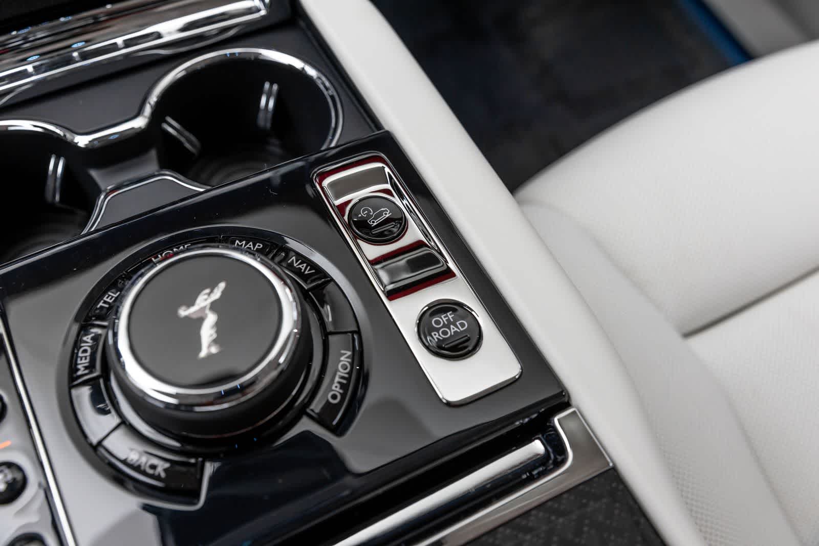 Rolls-Royce Cullinan Black Badge 2027