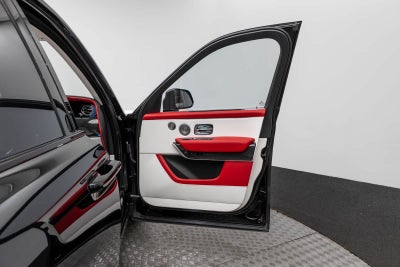 Rolls-Royce Cullinan Black Badge 2027