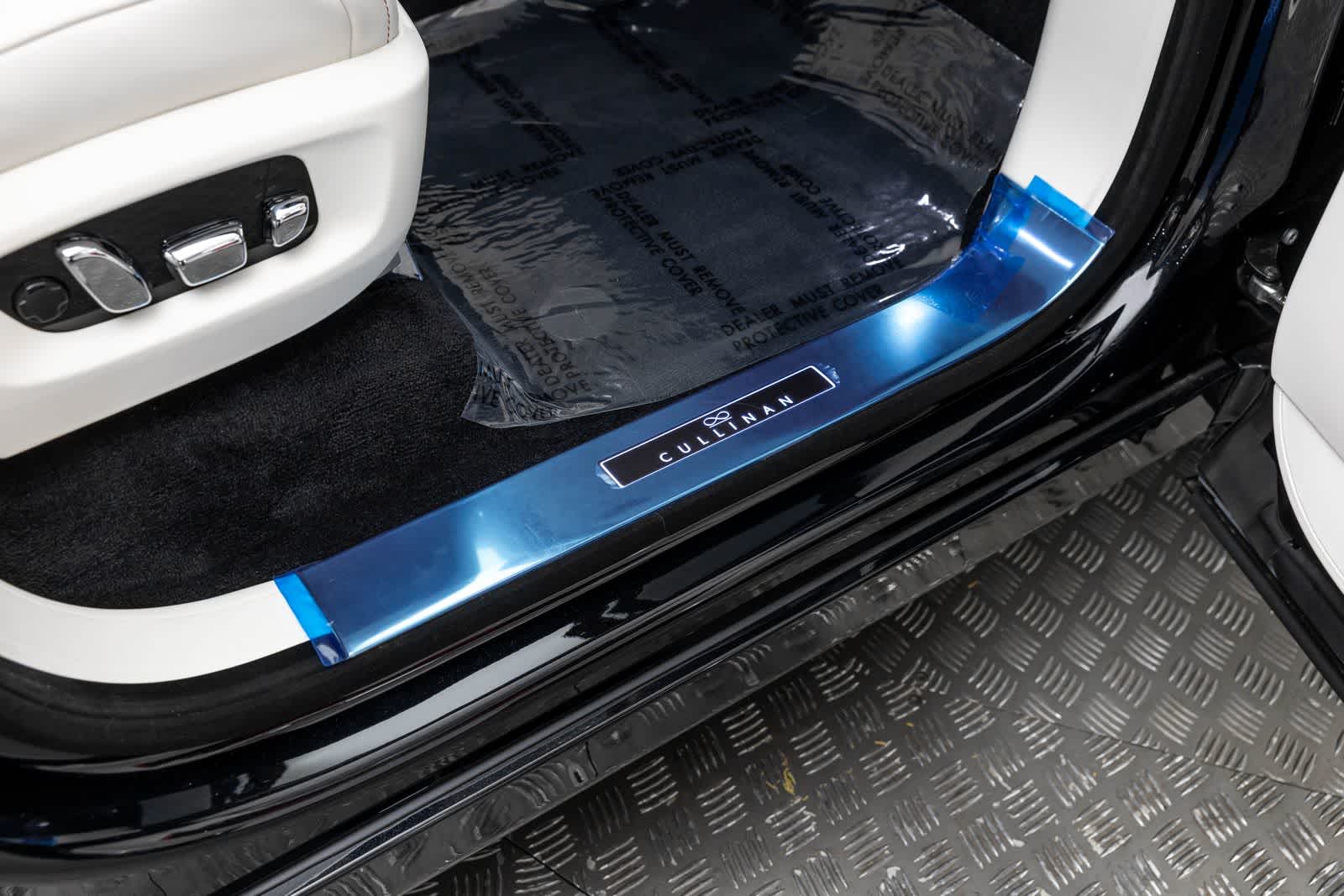 Rolls-Royce Cullinan Black Badge 2027