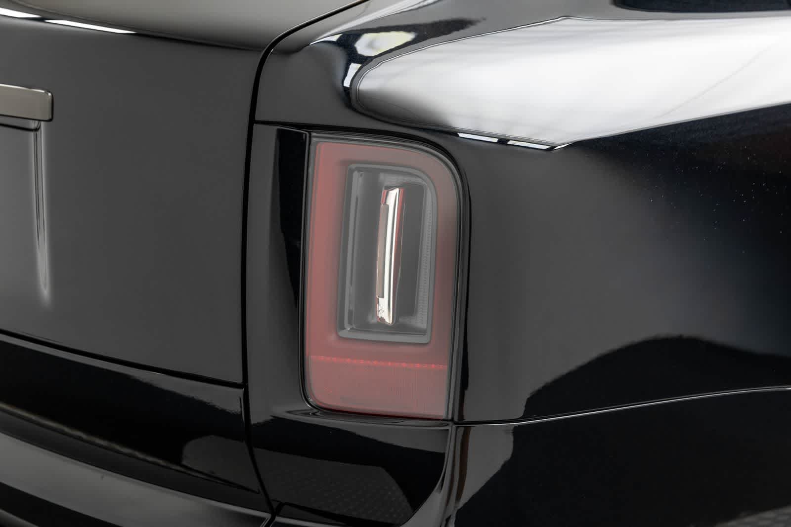 Rolls-Royce Cullinan Black Badge 2027