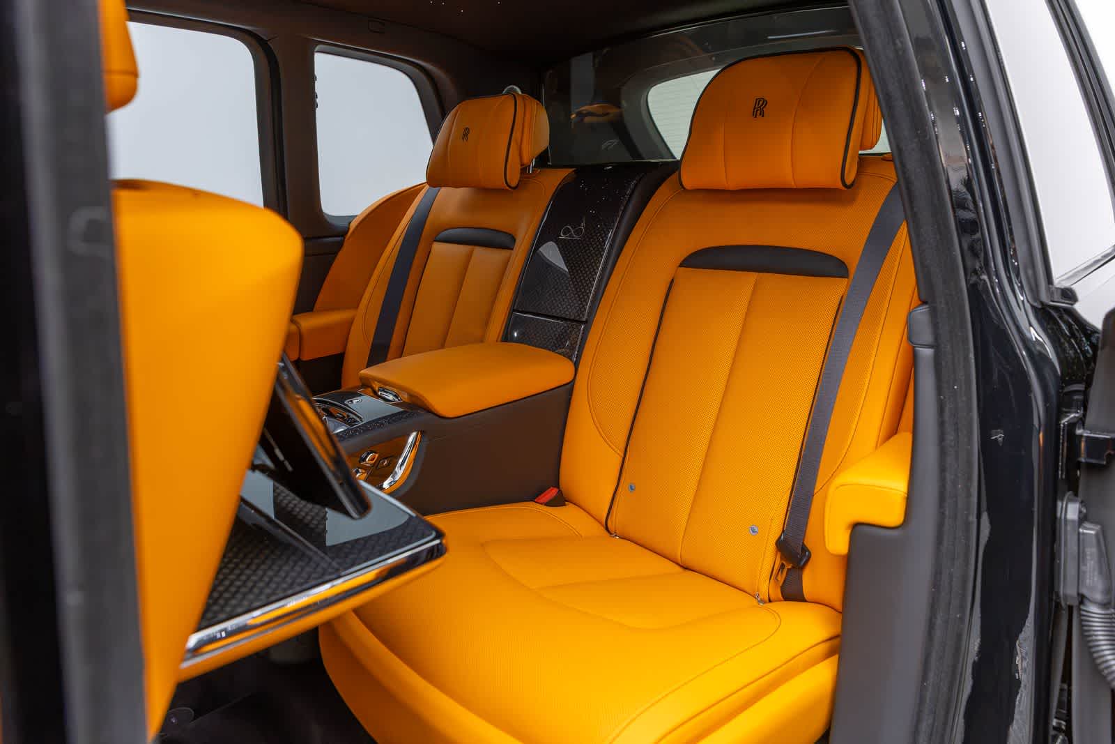 Rolls-Royce Cullinan Black Badge 2027