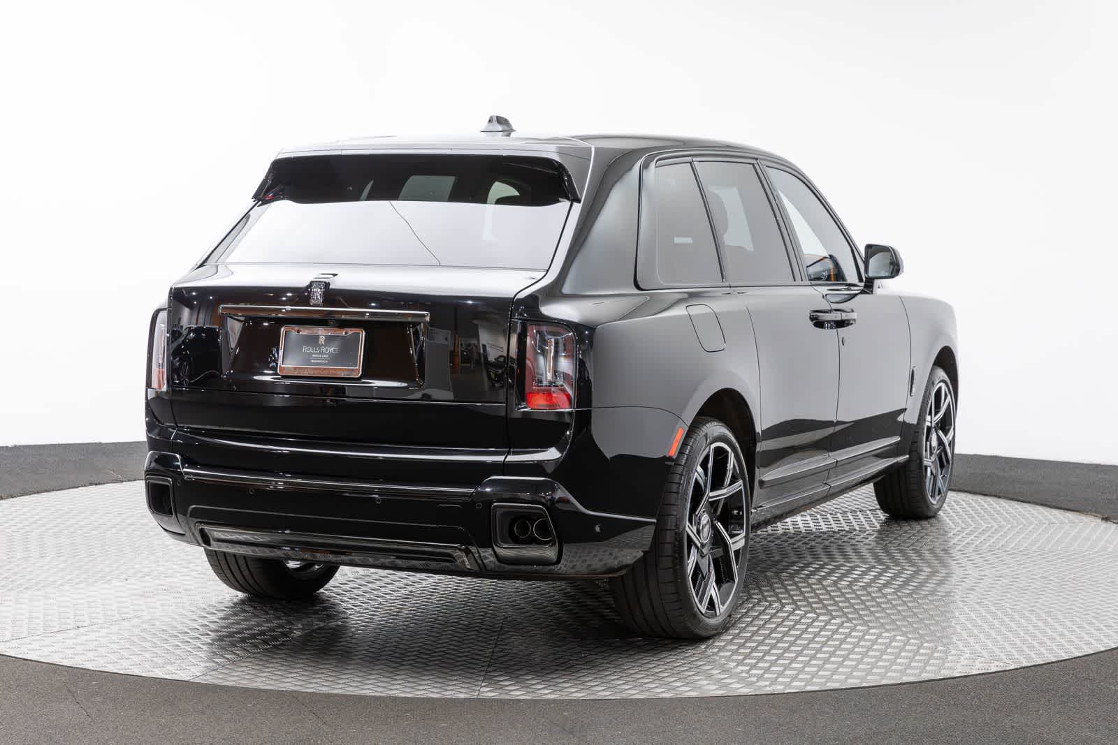 Rolls-Royce Cullinan Black Badge 2027
