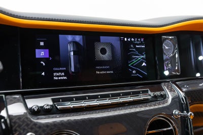 Rolls-Royce Cullinan Black Badge 2027