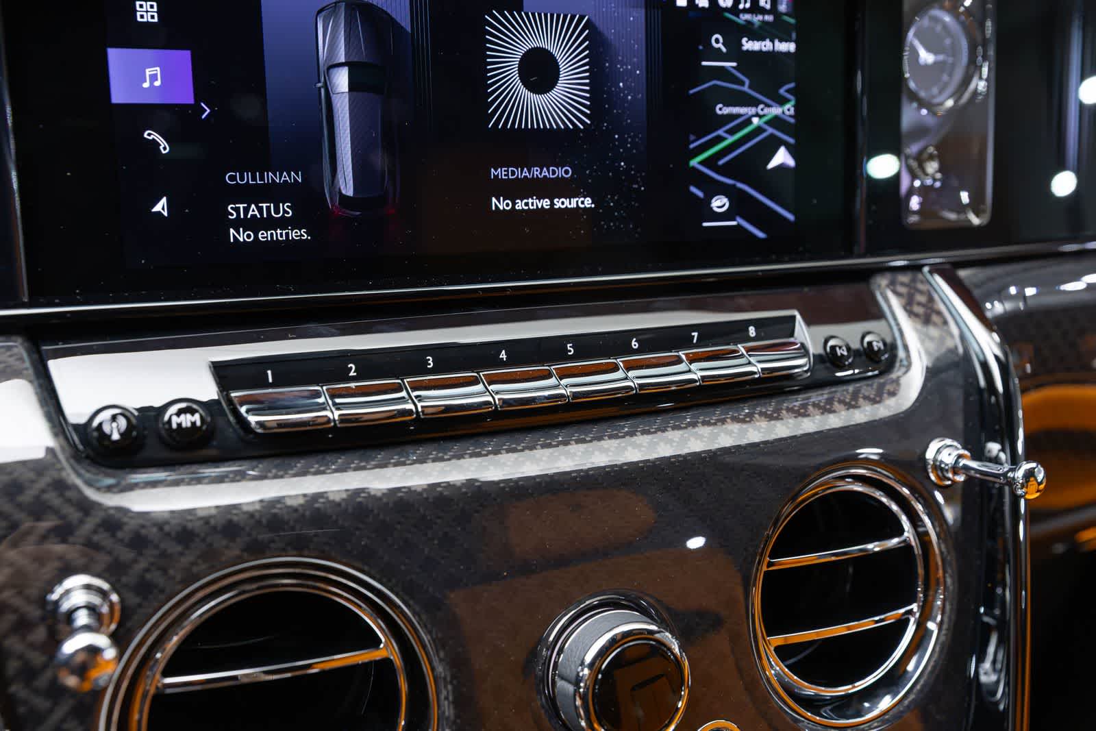 Rolls-Royce Cullinan Black Badge 2027