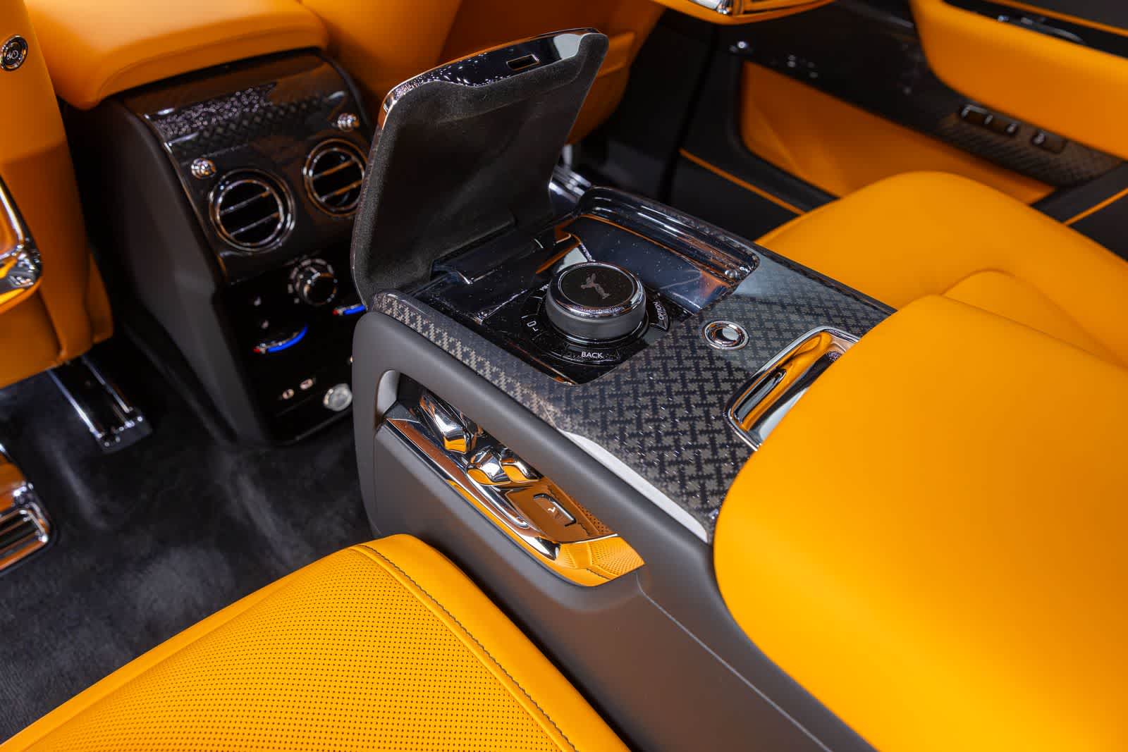 Rolls-Royce Cullinan Black Badge 2027