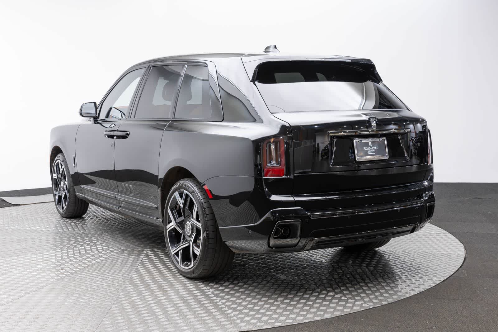 Rolls-Royce Cullinan Black Badge 2027