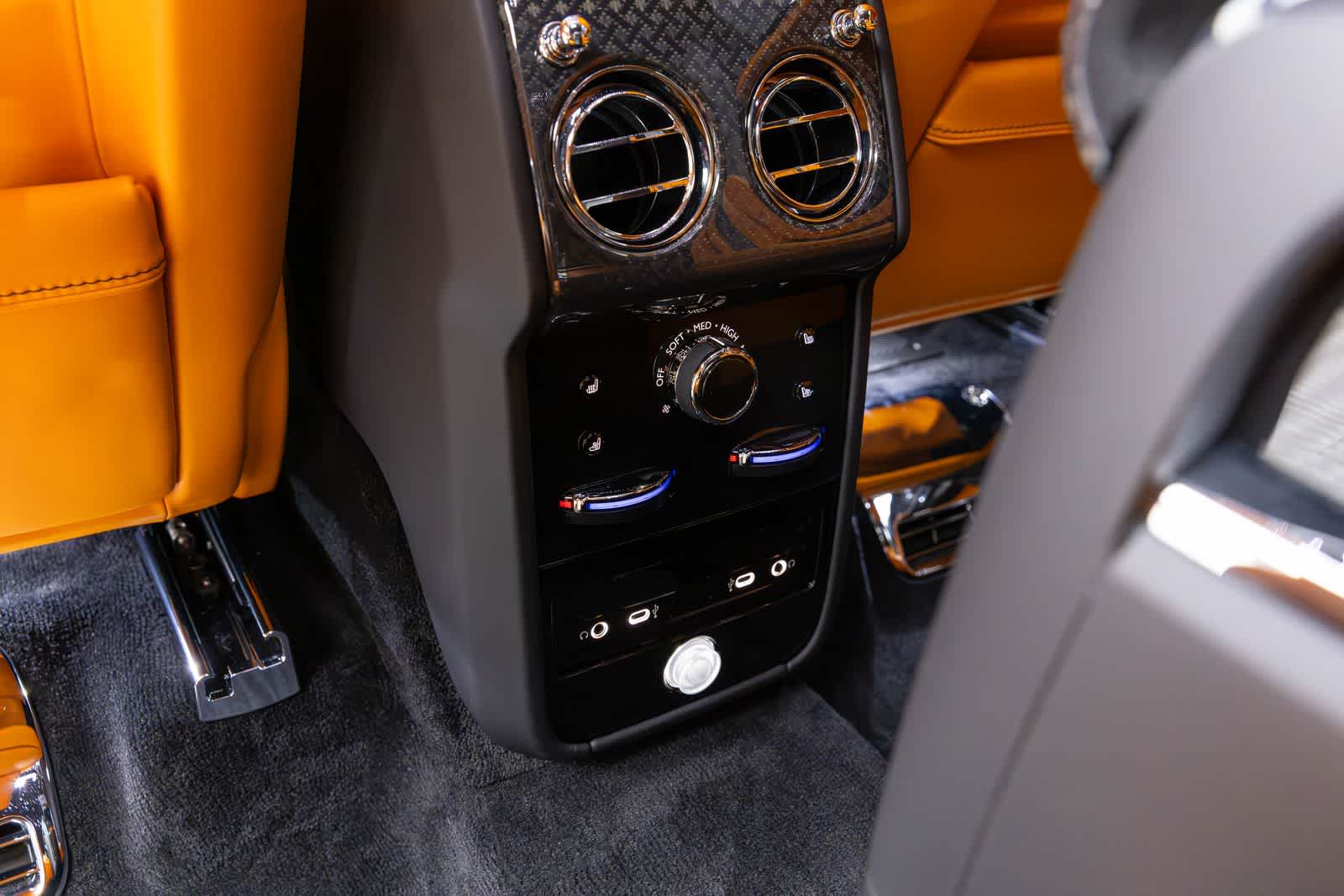 Rolls-Royce Cullinan Black Badge 2027