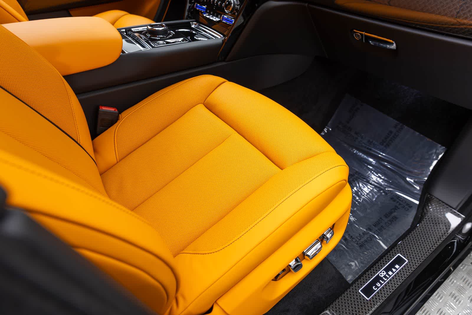 Rolls-Royce Cullinan Black Badge 2027