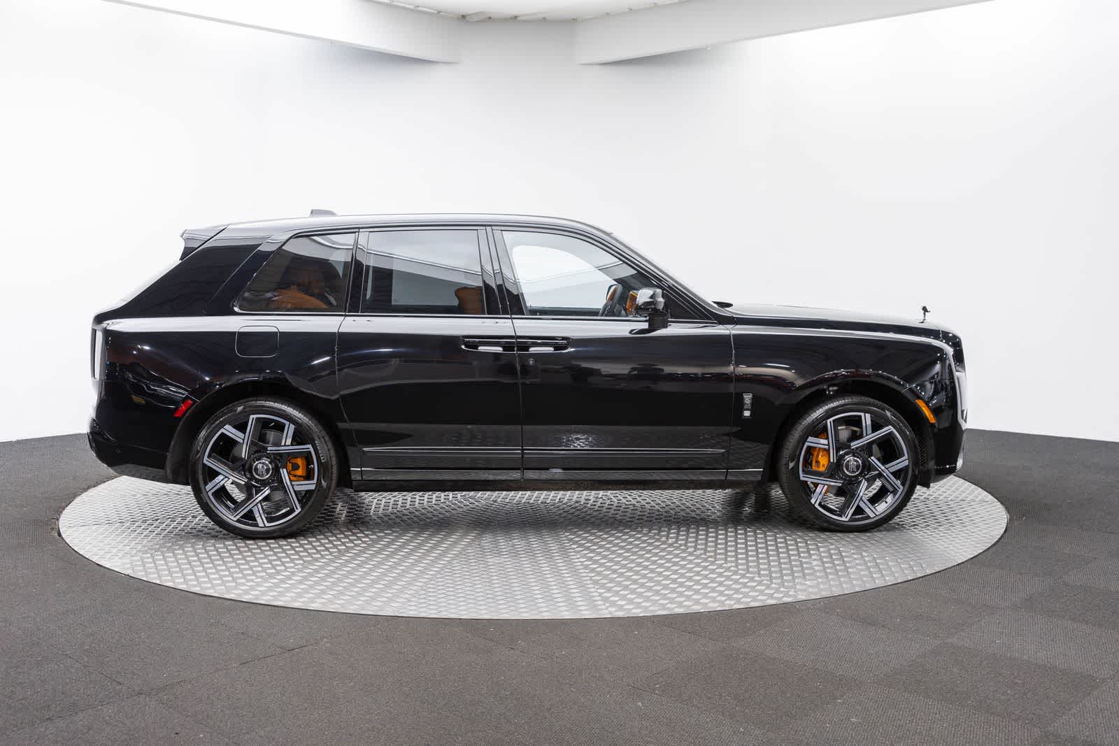 Rolls-Royce Cullinan Black Badge 2027
