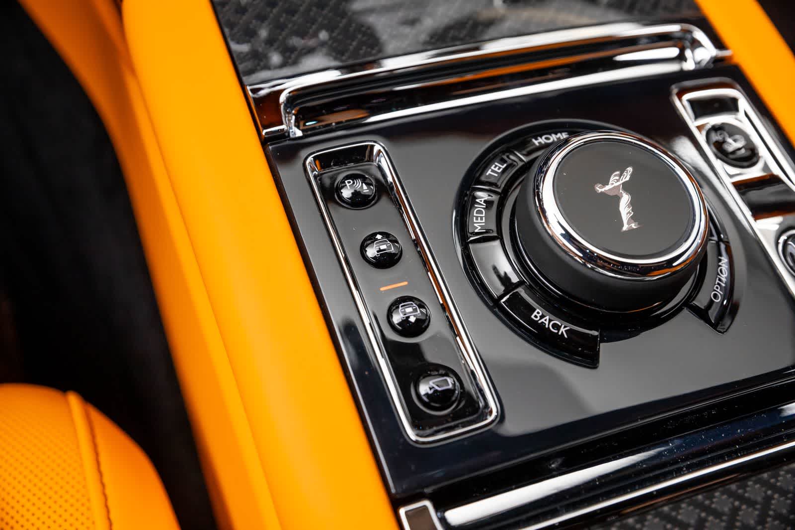 Rolls-Royce Cullinan Black Badge 2027