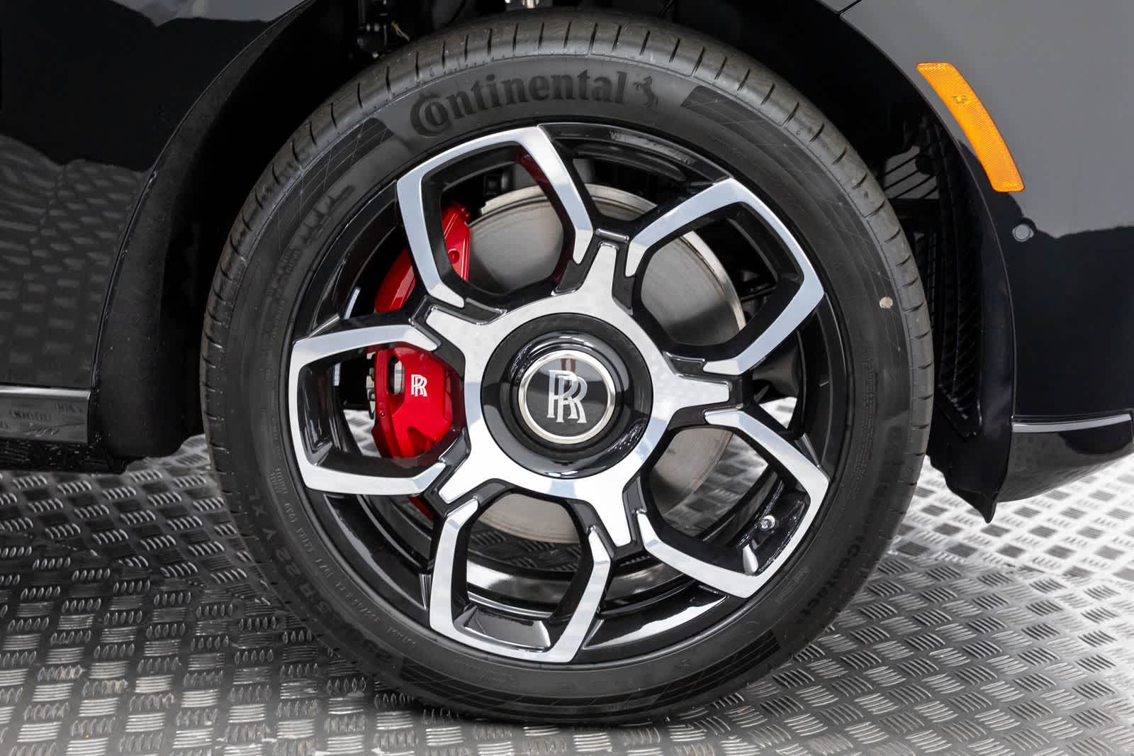 Rolls-Royce Cullinan Black Badge 2027